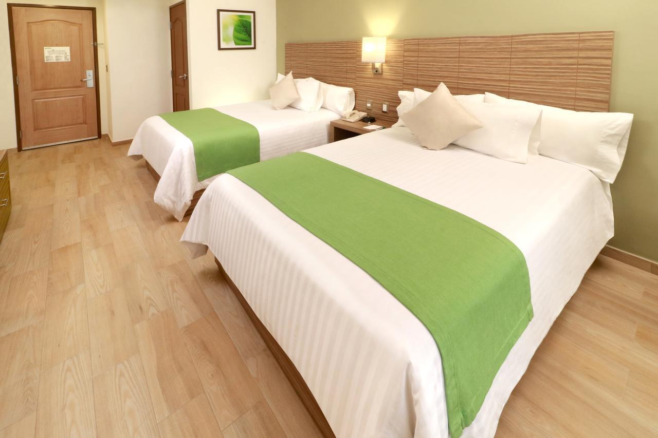 Doppelzimmer mit 2 Doppelbetten